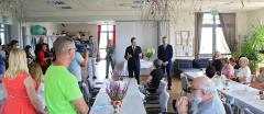 Marszałek Senatu RP w strefie społecznej i gospodarczej w Brzegach