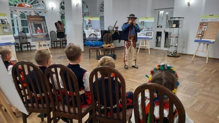 Przegląd Folklorystyczny SPINKA KRAKOWSKA Mietniowiacy Wieliczka-007.jpg