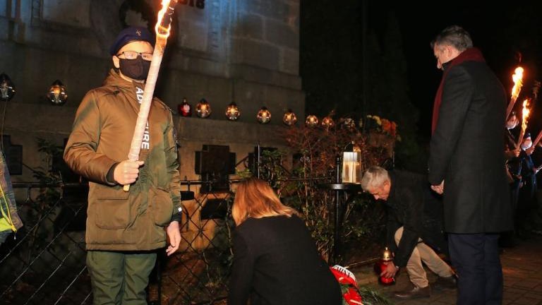 czuwanie harcerzy z Hufca ZHP Wieliczka przy Grobie Nieznanego Zolnierza Wieliczka-014.jpg