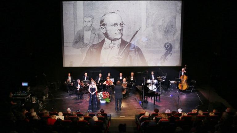 koncert Jest taki kraj Wielicka Mediateka 11 listopada 2021 Wieliczka-016.jpg