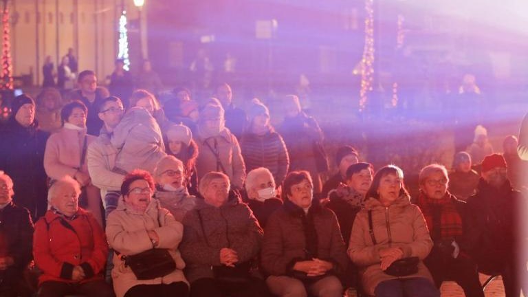 spiewanie patriotyczne wieliczka 11 listopada 2021-014.jpg