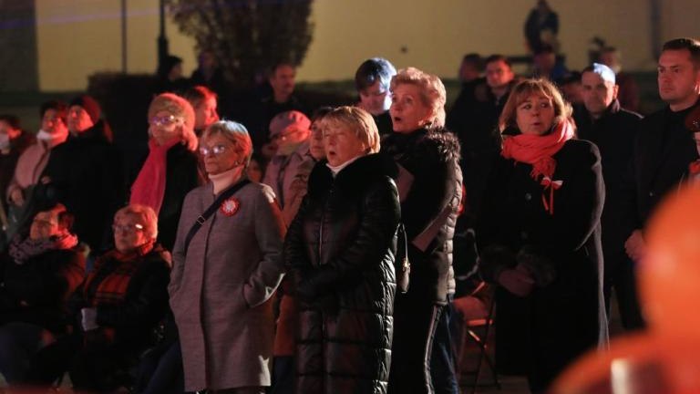 spiewanie patriotyczne wieliczka 11 listopada 2021-020.jpg