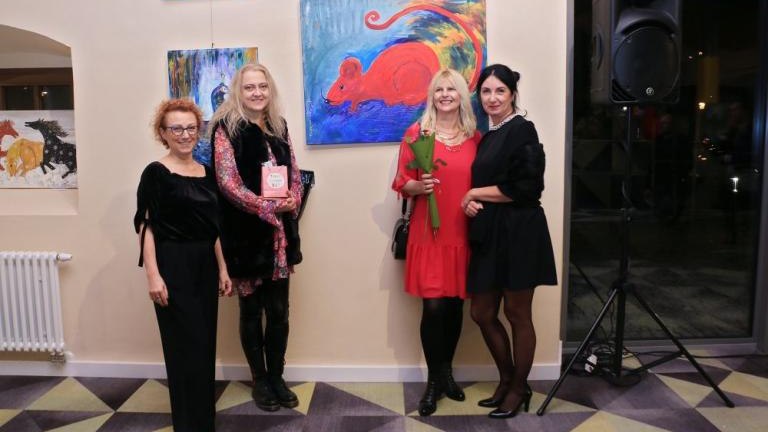 wernisaz wystawy czerwona mysz III w wielicka mediateka-003.jpg