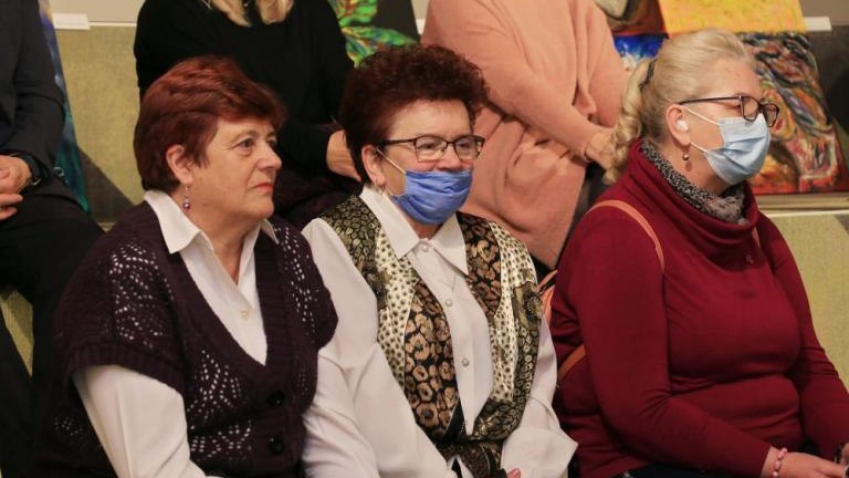 wernisaz wystawy czerwona mysz III w wielicka mediateka-014.jpg