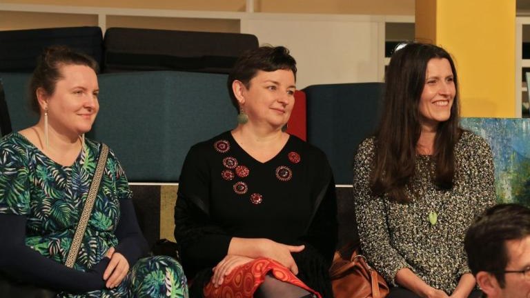 wernisaz wystawy czerwona mysz III w wielicka mediateka-015.jpg