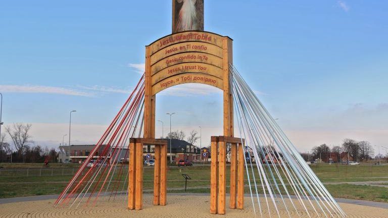 XXXVI swiatowe dni mlodziezy msza sw w Brzegi - Wieliczka-006.jpg