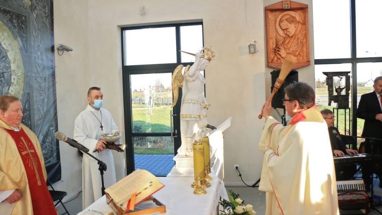 XXXVI swiatowe dni mlodziezy msza sw w Brzegi - Wieliczka-058.jpg