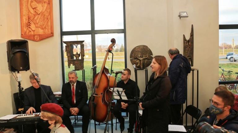 XXXVI swiatowe dni mlodziezy msza sw w Brzegi - Wieliczka-095.jpg