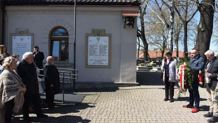 82. rocznica Zbrodni Katyńskiej Wieliczka - pamiętamy!-007.jpg