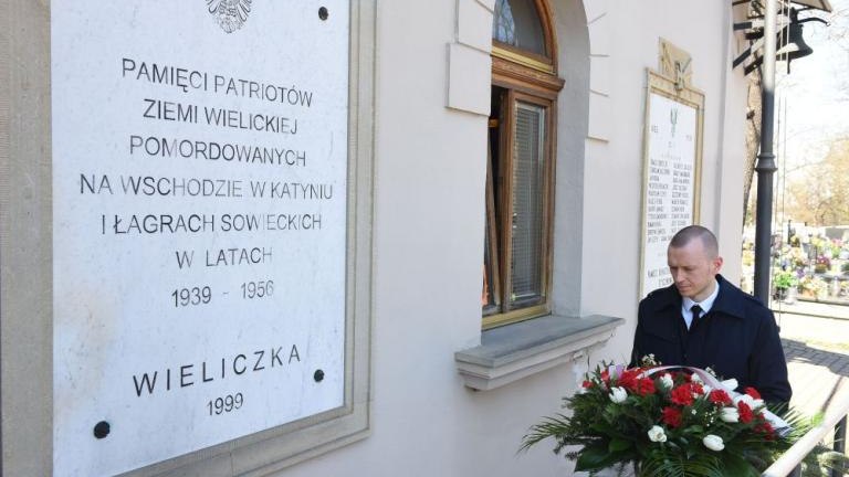 82. rocznica Zbrodni Katyńskiej Wieliczka - pamiętamy!-030.jpg