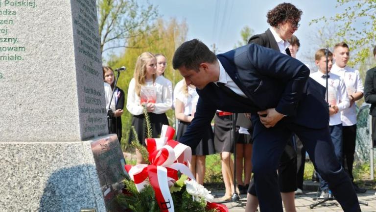 Dzien Flagi Rzeczypospolitej Polskiej 2022 Kozmice Wielkie Wieliczka-006.jpg