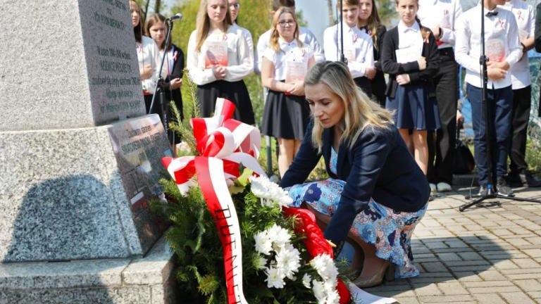 Dzien Flagi Rzeczypospolitej Polskiej 2022 Kozmice Wielkie Wieliczka-008.jpg