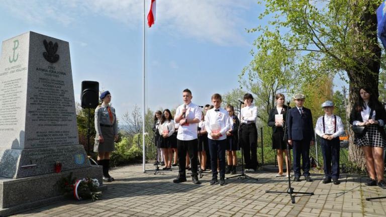 Dzien Flagi Rzeczypospolitej Polskiej 2022 Kozmice Wielkie Wieliczka-012.jpg