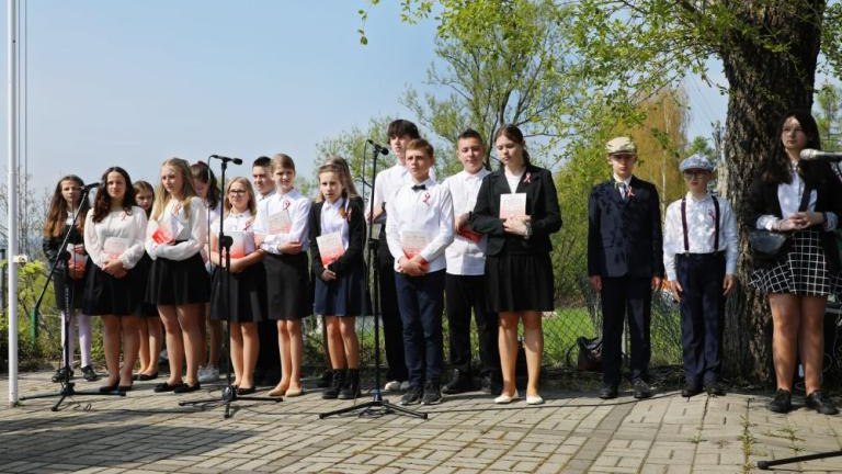 Dzien Flagi Rzeczypospolitej Polskiej 2022 Kozmice Wielkie Wieliczka-025.jpg