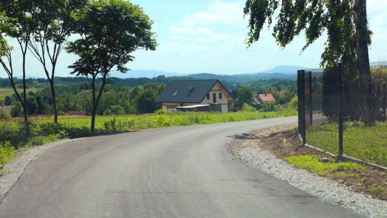 przebudowa drog gminnych w Grajowie i Dobranowicach w gm Wieliczka-001.jpg