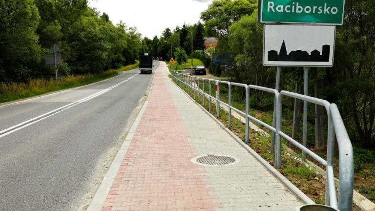 Nowy chodnik w Kozmicach Malych i Raciborsku Wieliczka-012.jpg