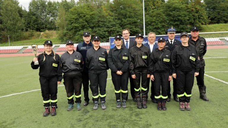 zawody strazackie na arenie lekkoatletycznej w wieliczce-006.jpg