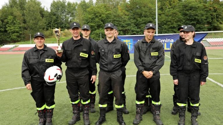 zawody strazackie na arenie lekkoatletycznej w wieliczce-008.jpg