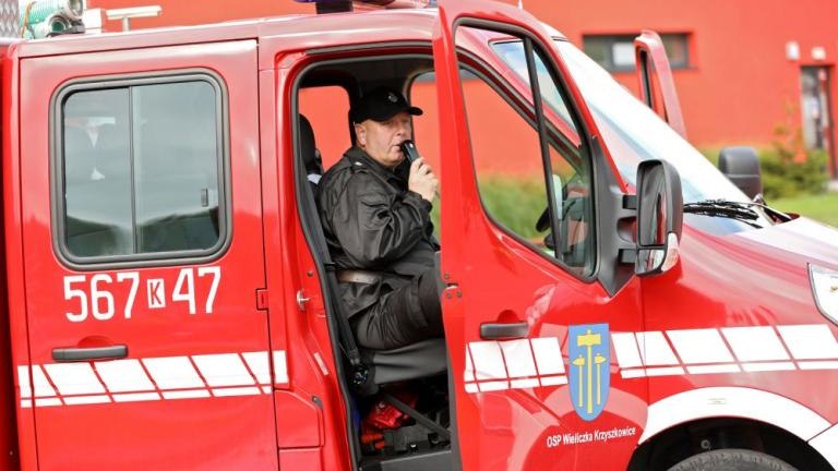 zawody strazackie na arenie lekkoatletycznej w wieliczce-032.jpg