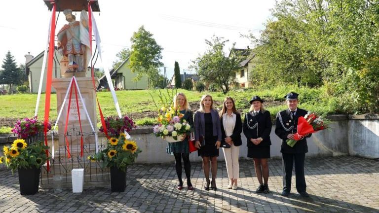 poswiecenie odnowionej figury sw Floriana w Podstolicach gm Wieliczce-010.jpg