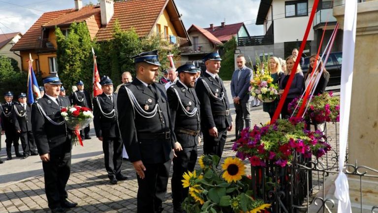 poswiecenie odnowionej figury sw Floriana w Podstolicach gm Wieliczce-013.jpg