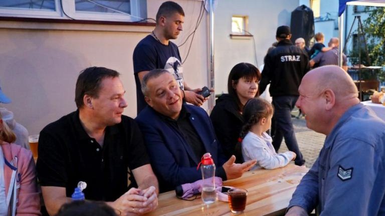 zabawa taneczna dla mieszkancow os Krzyszkowice-014.jpg