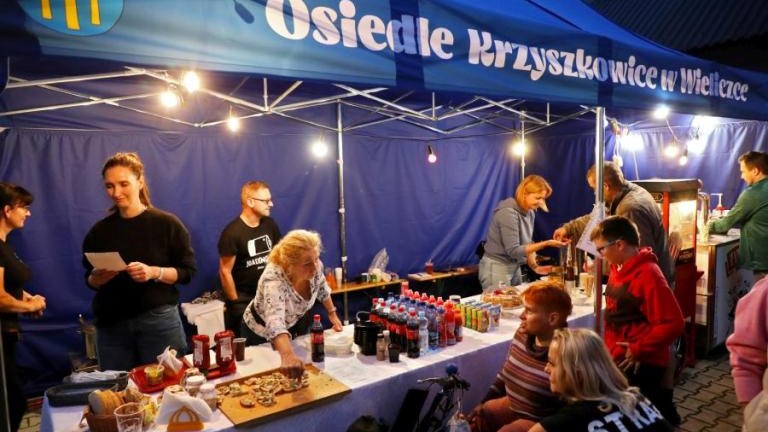 zabawa taneczna dla mieszkancow os Krzyszkowice-024.jpg