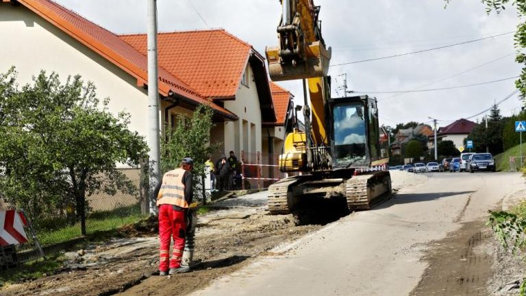 przebudowa drogi gminnej w centrum Grajowa gm Wieliczka-001.jpg
