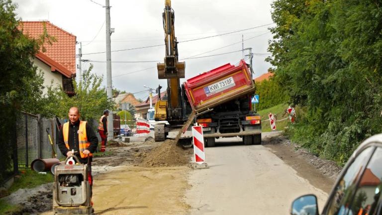 przebudowa drogi gminnej w centrum Grajowa gm Wieliczka-002.jpg