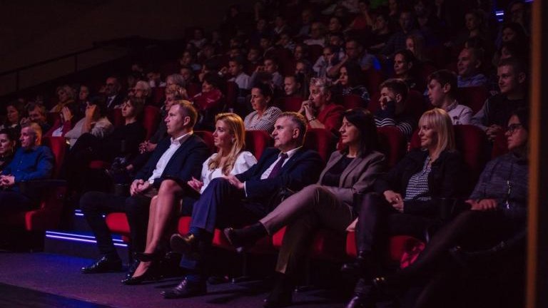 spektakl Zemsta w Wielicka Mediateka Artur Kozioł-013.jpg