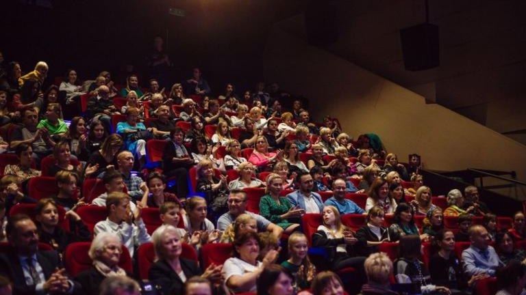 spektakl Zemsta w Wielicka Mediateka Artur Kozioł-024.jpg