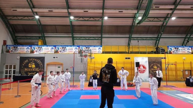 osiem medali Wielicko-Gdowskiej Szkoły Walki Prime w zawodach Mistral Cup Bedzin-007.jpg