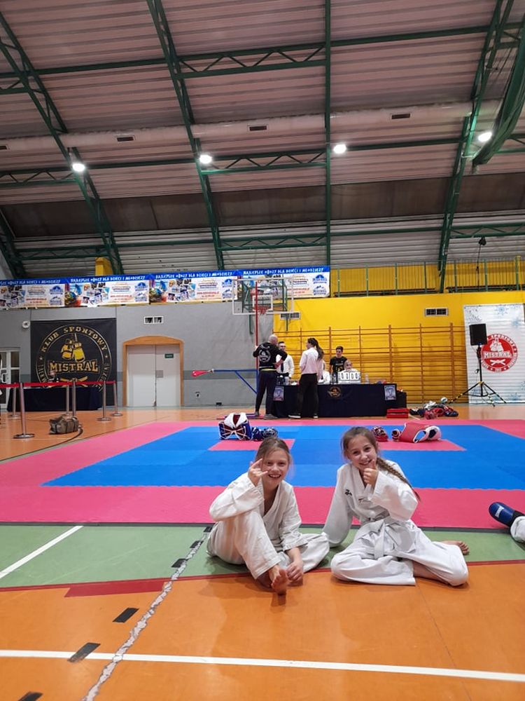 osiem medali Wielicko-Gdowskiej Szkoły Walki Prime w zawodach Mistral Cup Bedzin-008.jpg