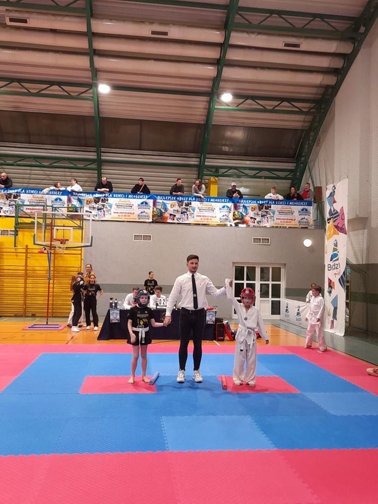 osiem medali Wielicko-Gdowskiej Szkoły Walki Prime w zawodach Mistral Cup Bedzin-009.jpg