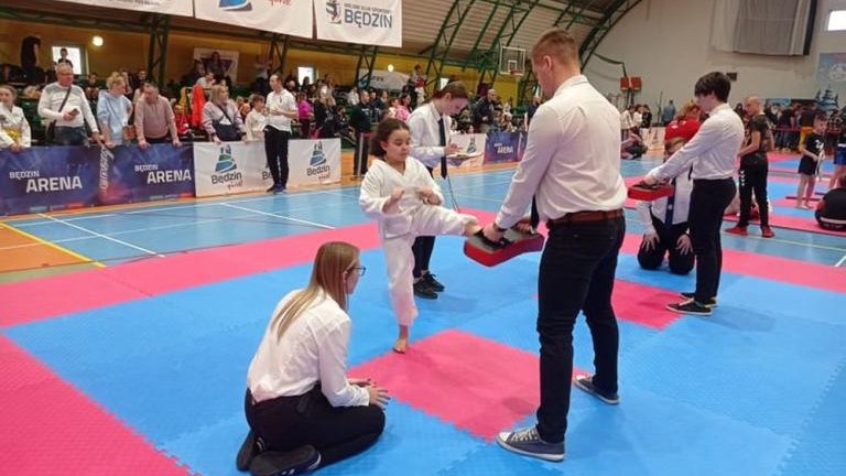 osiem medali Wielicko-Gdowskiej Szkoły Walki Prime w zawodach Mistral Cup Bedzin-010.jpg