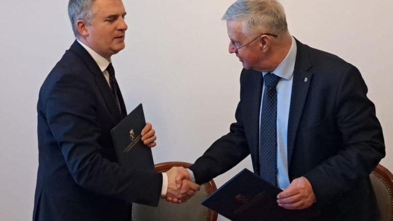 Szpital uniwersytecki wraz z przychodnią i centrum dydaktycznym dla studentów w Wieliczce-004.jpg
