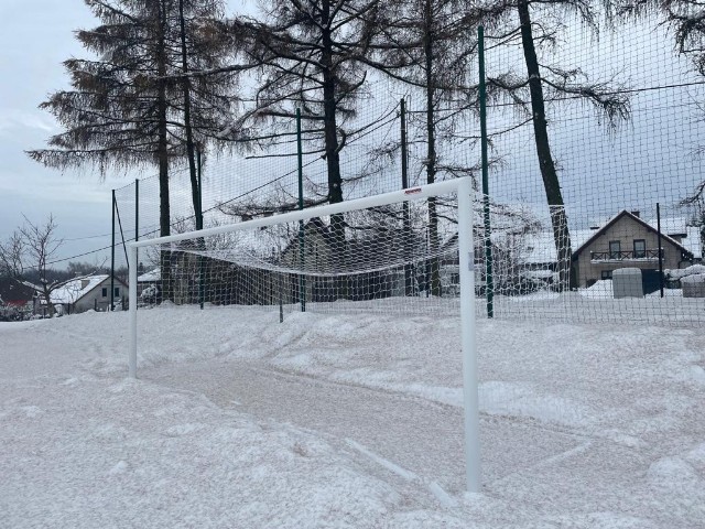 zakonczenie modernizacji boiska sportowego KS Roznowa Wieliczka_1.jpg