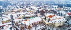 Zachwycająca Wieliczka z lotu ptaka w zimowej szacie