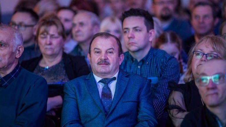 wreczenie medali dobroci dla Wlodzimierza Hartabusa i Elzbiety Sikorya Wieliczka Solne_Miasto-008.jpg