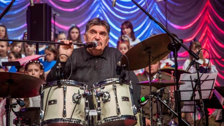 wreczenie medali dobroci dla Wlodzimierza Hartabusa i Elzbiety Sikorya Wieliczka Solne_Miasto-011.jpg