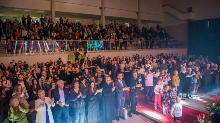 wreczenie medali dobroci dla Wlodzimierza Hartabusa i Elzbiety Sikorya Wieliczka Solne_Miasto-015.jpg