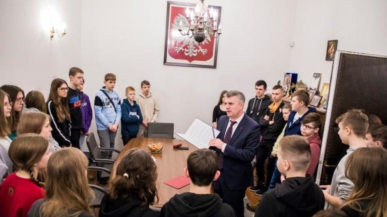 lekcja obywatelska w wielickim magistracie-001.jpg