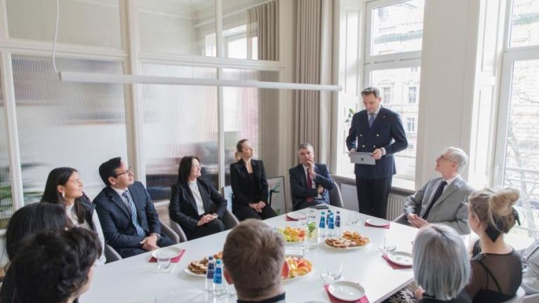 Spotkanie Burmistrza Wieliczki Artur Koziol z Ambasadorem Peru Krakow-008.jpg