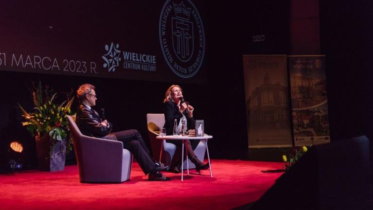 literackie_widnokregi spotkanie z Grażyna_Szapolowska Wielicka_Mediateka-001.jpg