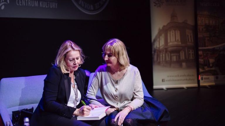 literackie_widnokregi spotkanie z Grażyna_Szapolowska Wielicka_Mediateka-003.jpg