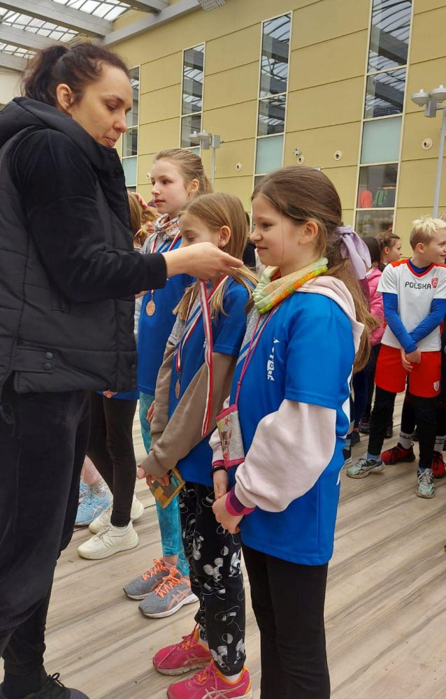 wiosenne druzynowe biegi przelajowe dziewczat i chlopcow-008.jpg