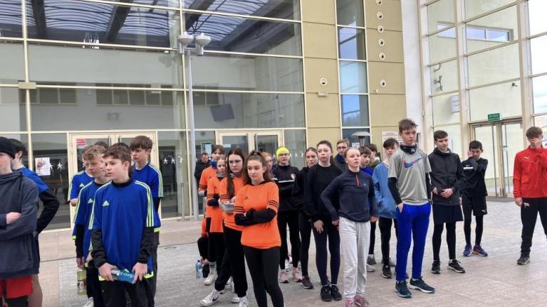 wiosenne druzynowe biegi przelajowe dziewczat i chlopcow-019.jpg