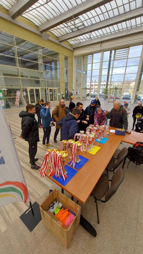 wiosenne druzynowe biegi przelajowe dziewczat i chlopcow-033.jpg