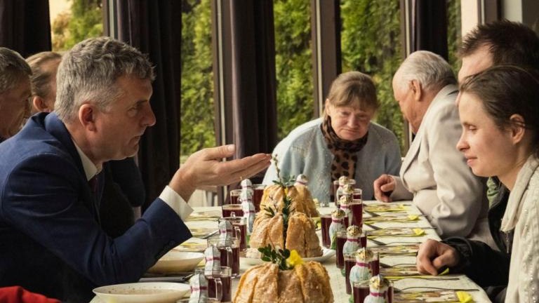 swiateczne spotkanie dla potrzebujących w Barze Bulka z maslem Wieliczka Artur Kozioł-003.jpg