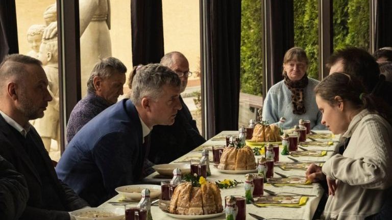 swiateczne spotkanie dla potrzebujących w Barze Bulka z maslem Wieliczka-005.jpg